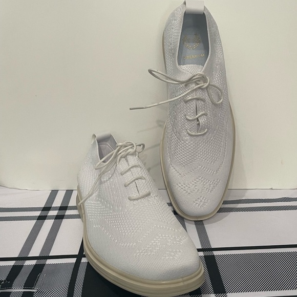 T.R shoes casual sneaker white wing tip - Picture 1 of 5